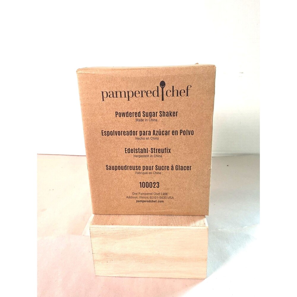 NIB Pampered Chef Powdered Sugar Shaker Item #100023 Retired Baking